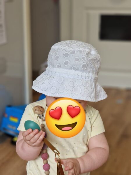 Viegla/plāna elpojoša cepure- bez striķiem,